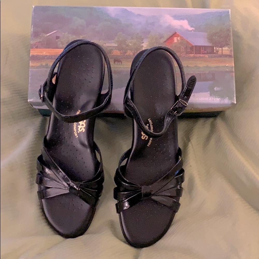 SAS Sandals! Worn once! Excellent condition!!